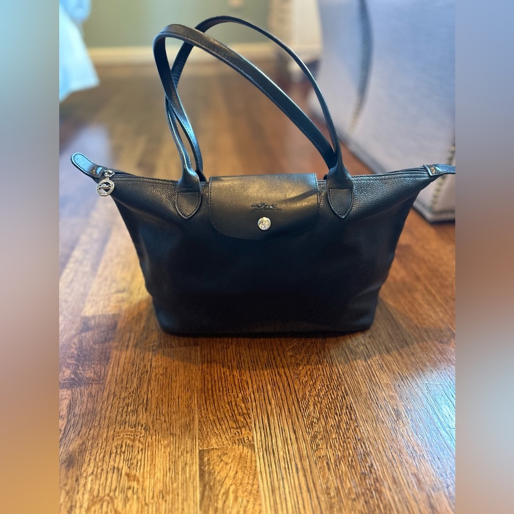 Black leather longchamp bag